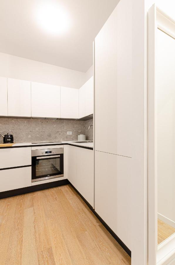 Design Apartment - Porta Romana - Duomo Milan Bagian luar foto